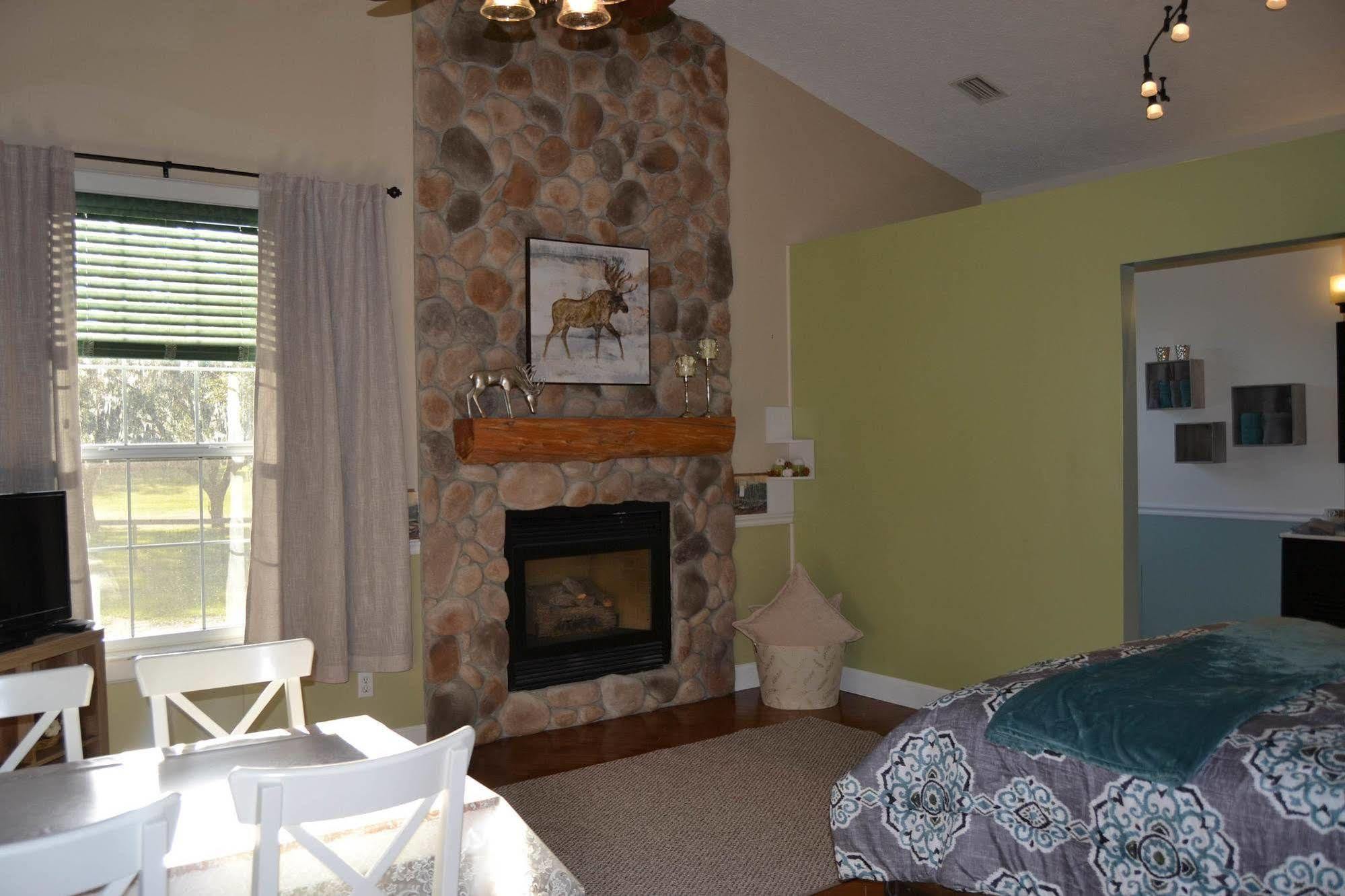Rock Pointe Ranch Bed & Breakfast Floral City Bagian luar foto