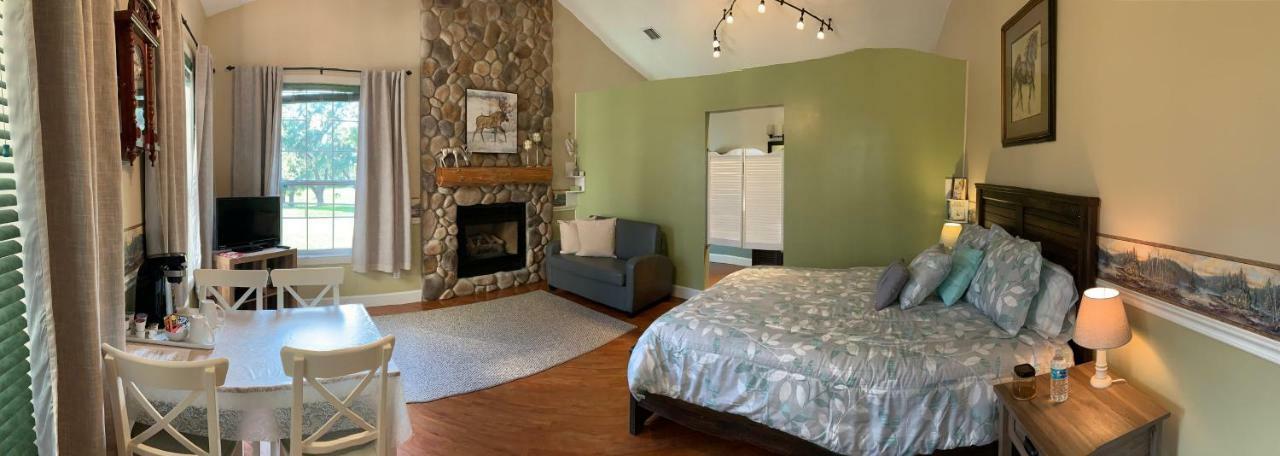 Rock Pointe Ranch Bed & Breakfast Floral City Bagian luar foto